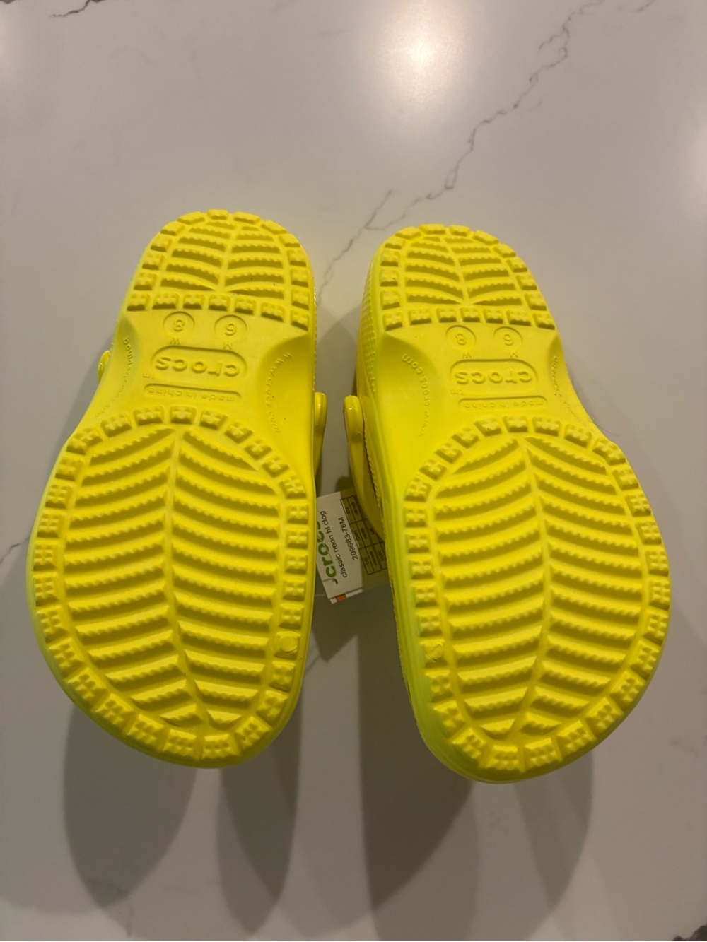 NWT Neon Yellow Crocs Clogs, W8, M5 Unisex - Picture 10 of 10